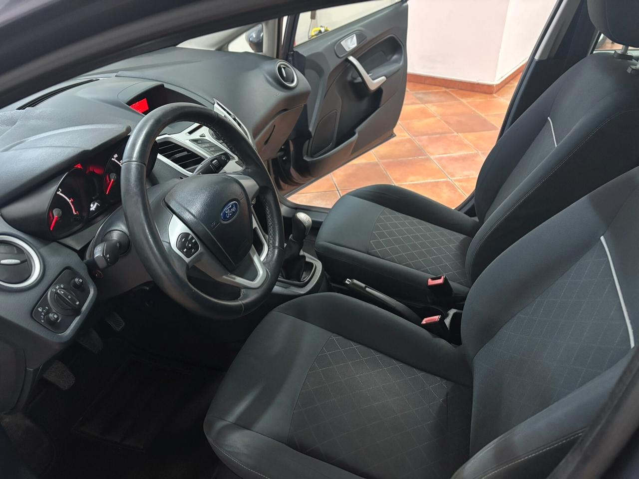 FORD FIESTA 1.2 BENZINA TITANIUM 12/2012