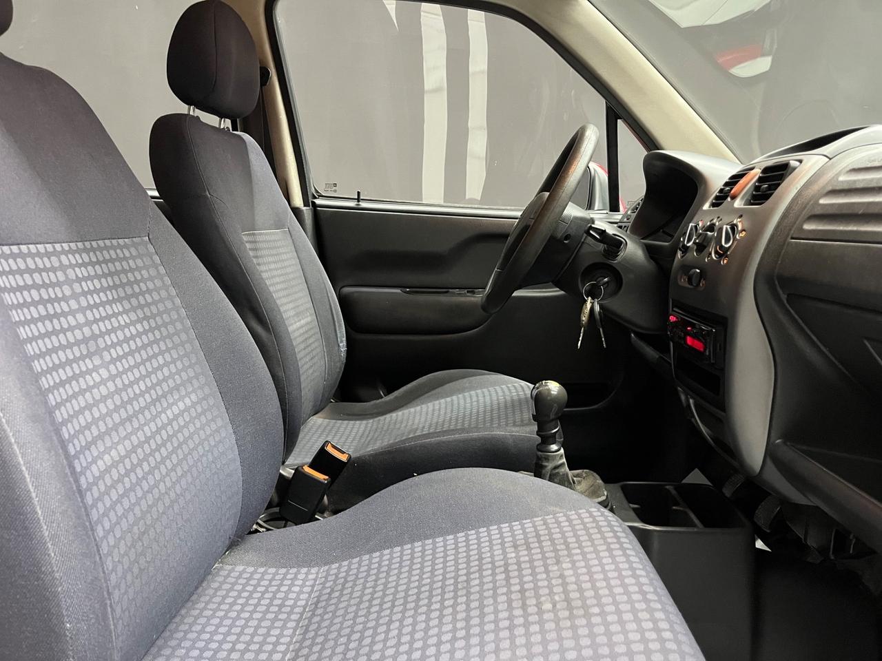 Opel Agila 1.2 16V Club 59Kw OK NEOPATENTATI