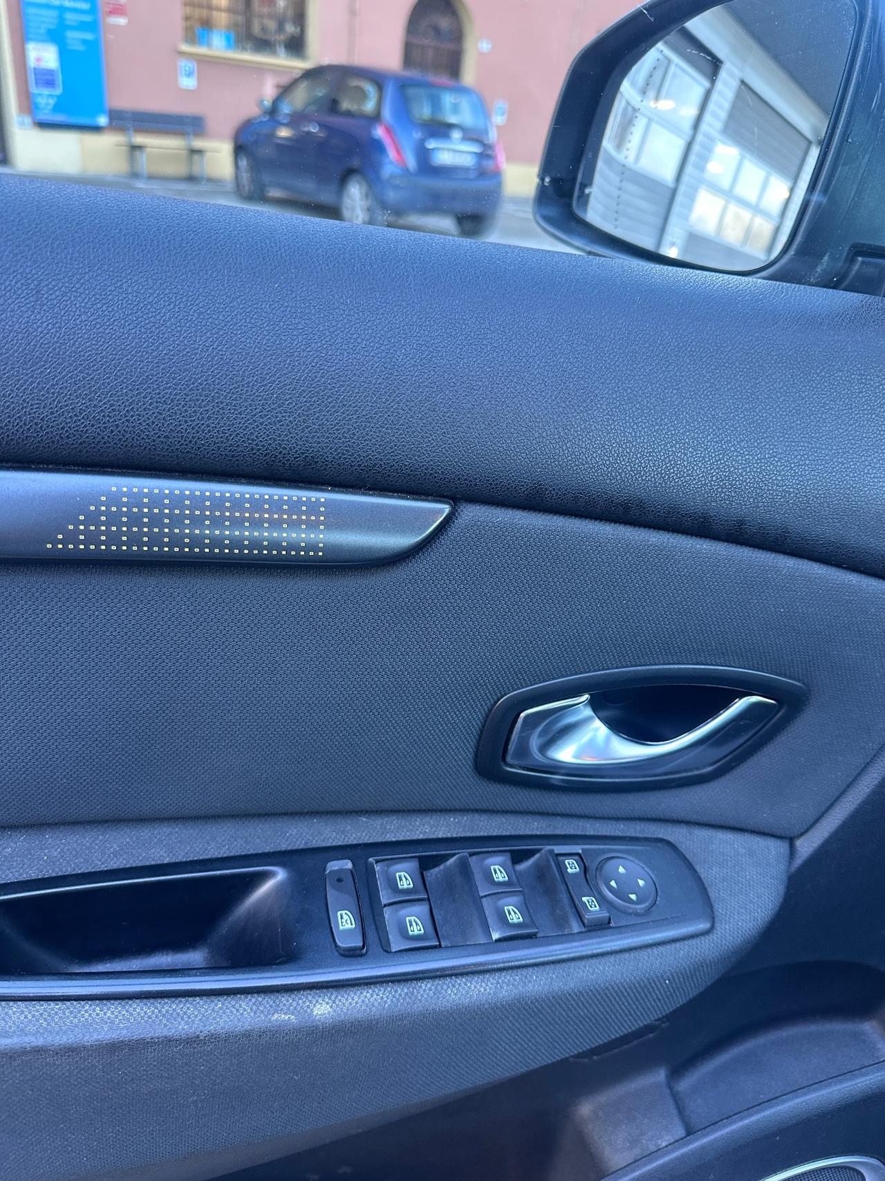 Renault Scenic Scénic X-Mod 1.6 Gpl Attractive