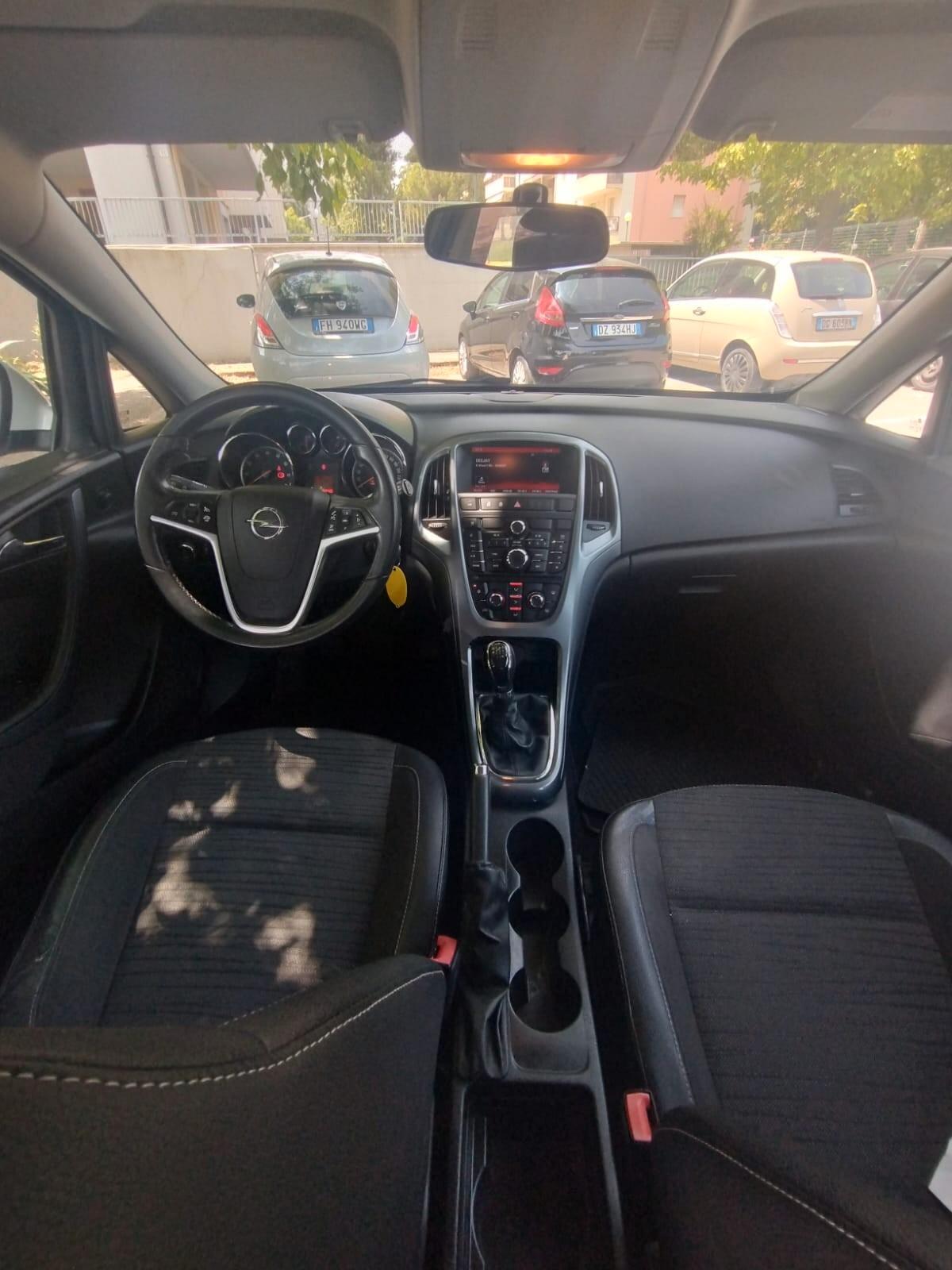 Opel Astra 1.4 Turbo 140CV Sports Tourer GPL Tech Cosmo