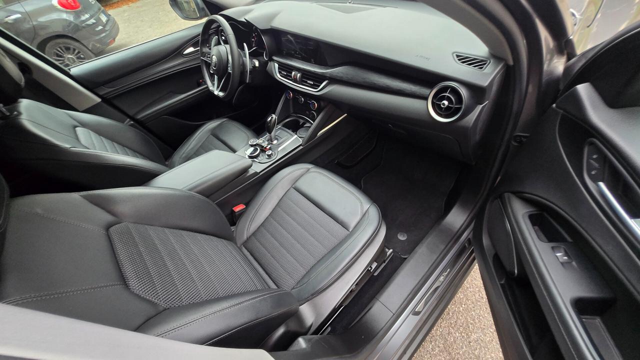 Alfa Romeo Stelvio 2.2 Turbodiesel 210 CV AT8 Q4 Executive