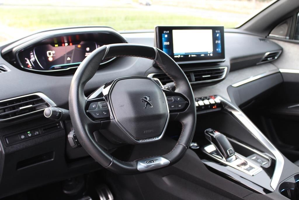 PEUGEOT 3008 1.5 BlueHDi EAT8 GT Pack