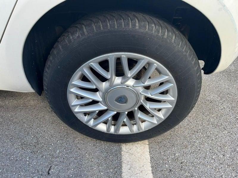 Lancia Ypsilon Ypsilon 0.9 TwinAir 85 CV 5 porte Metano Ecochic Gold