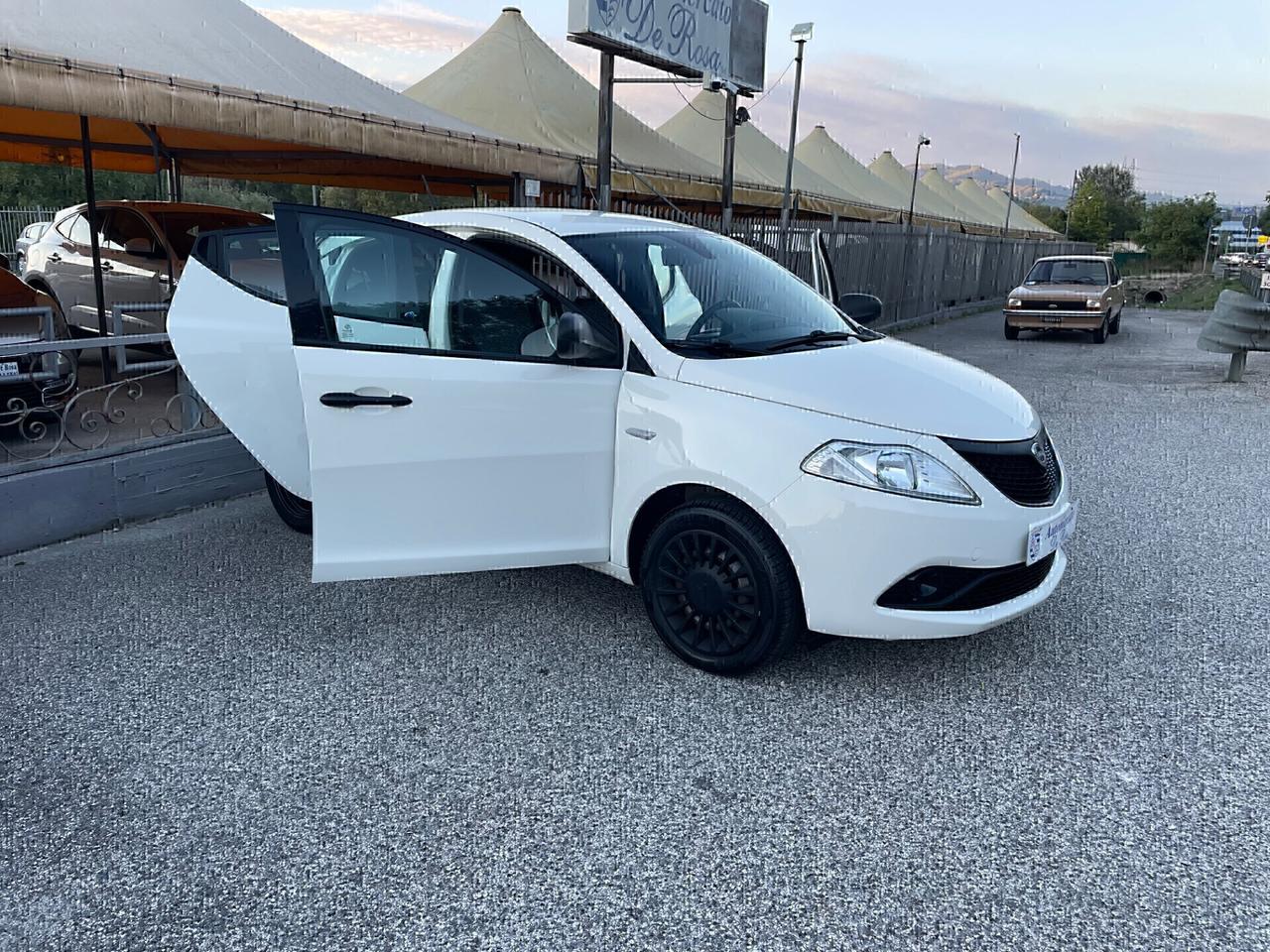 Lancia Ypsilon 1.2 69 CV 5 porte S&S Elefantino Blu