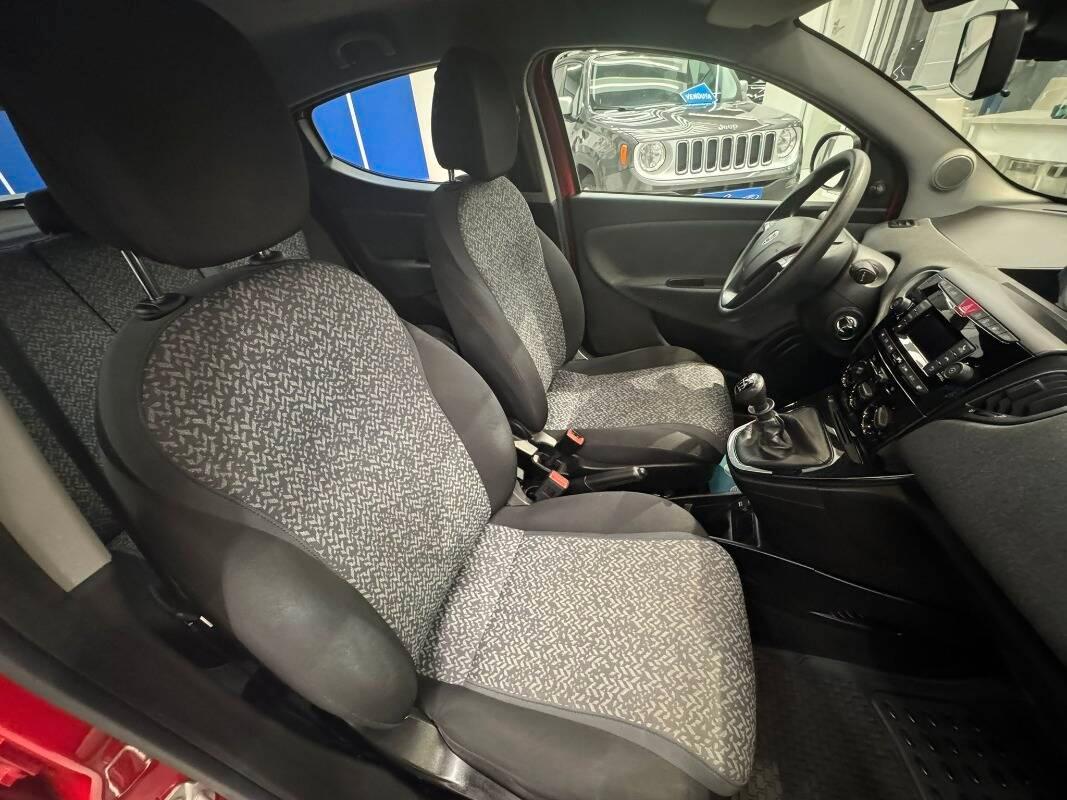 Lancia Ypsilon III 1.0 firefly hybrid Silver s&s 70cv