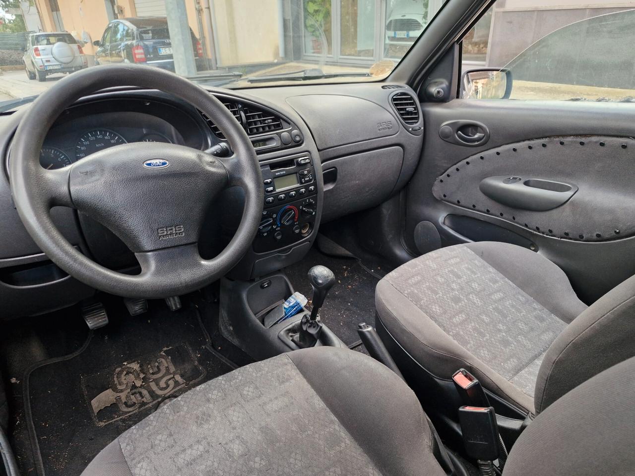 Ford Fiesta 1.2i 16V cat 5 porte Ghia