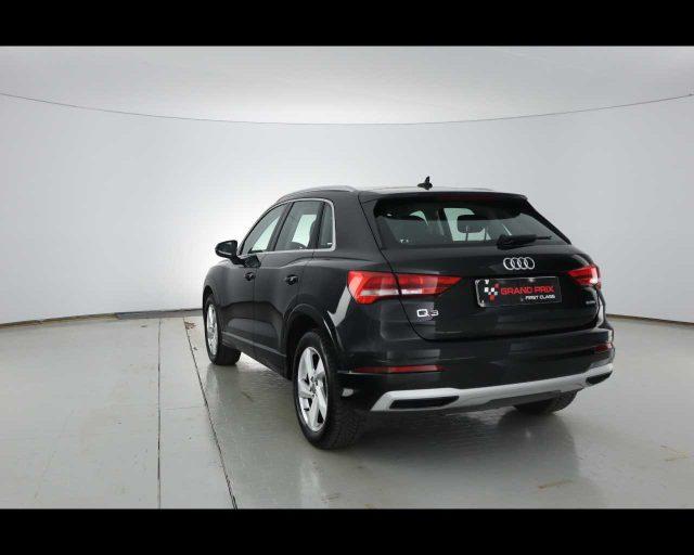 AUDI Q3 35 TDI quattro S tronic Business Advanced