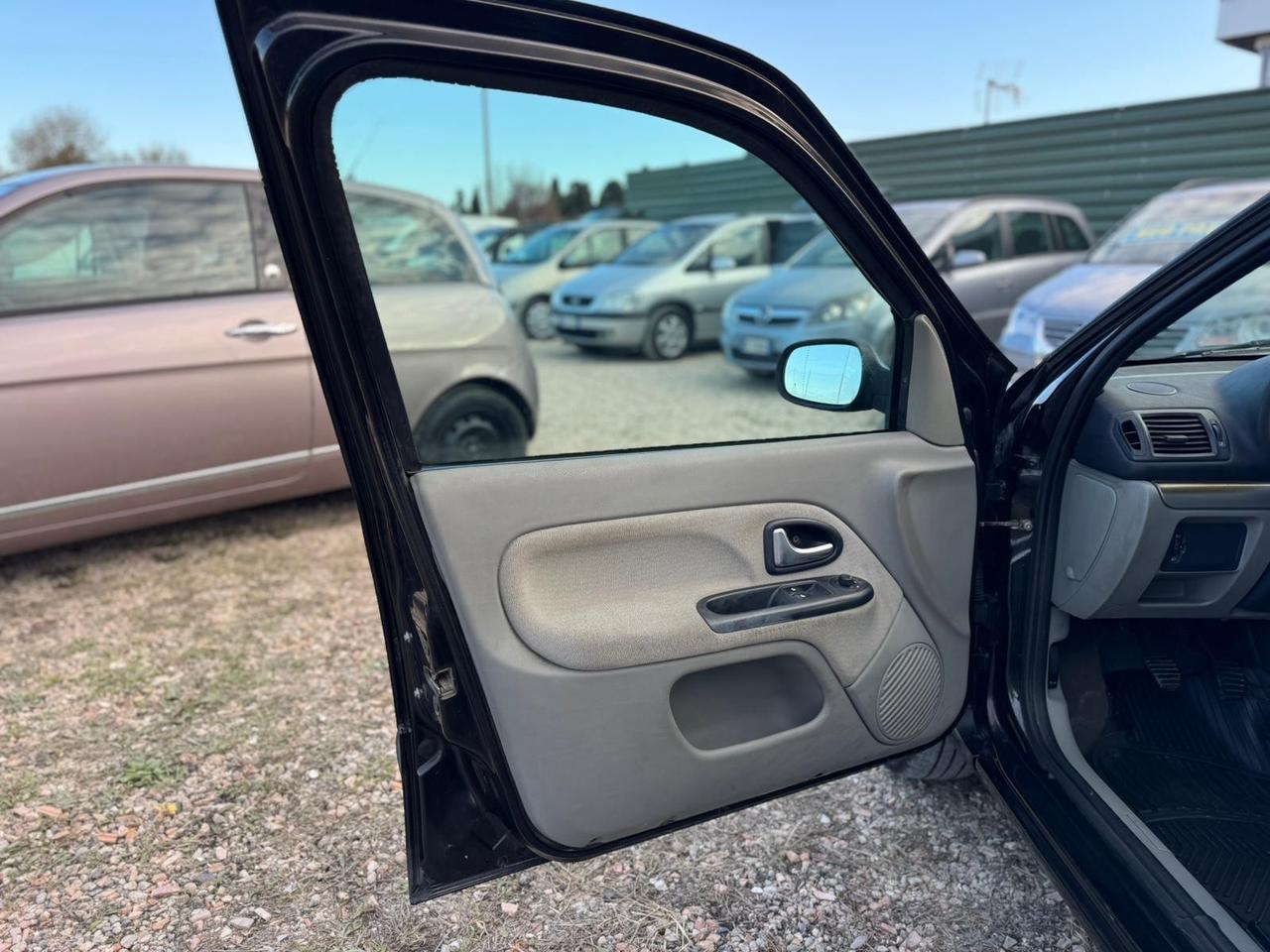 Renault Clio 1.2 16V cat 5 porte Privilège