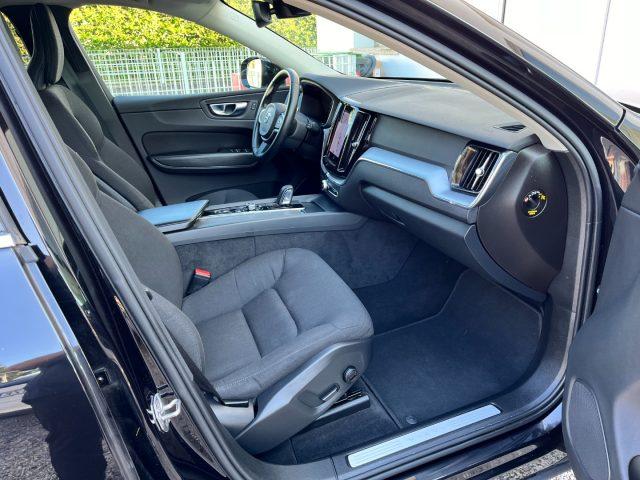VOLVO XC60 B4 (d) AWD Geartronic Momentum Pro