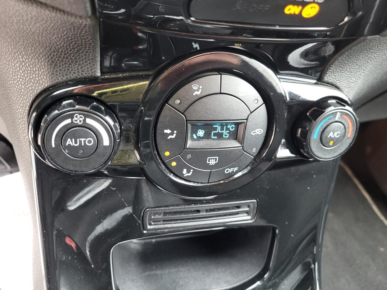 FORD Fiesta 1,5 TDCi-6B-3 REVISIONI-NAVI-UNICA PRO