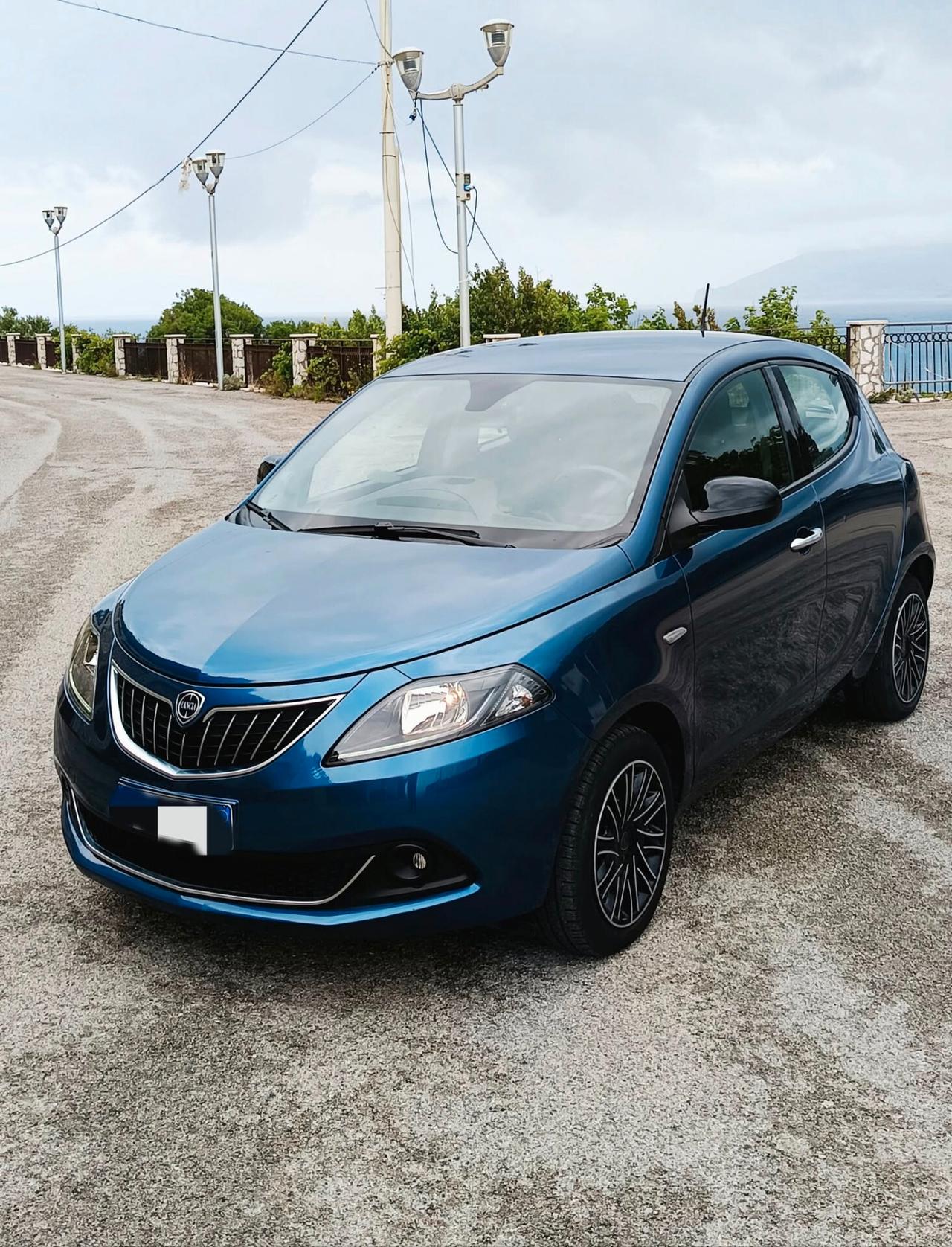 Lancia Ypsilon 1.0 FireFly 5 porte S&S Hybrid Gold