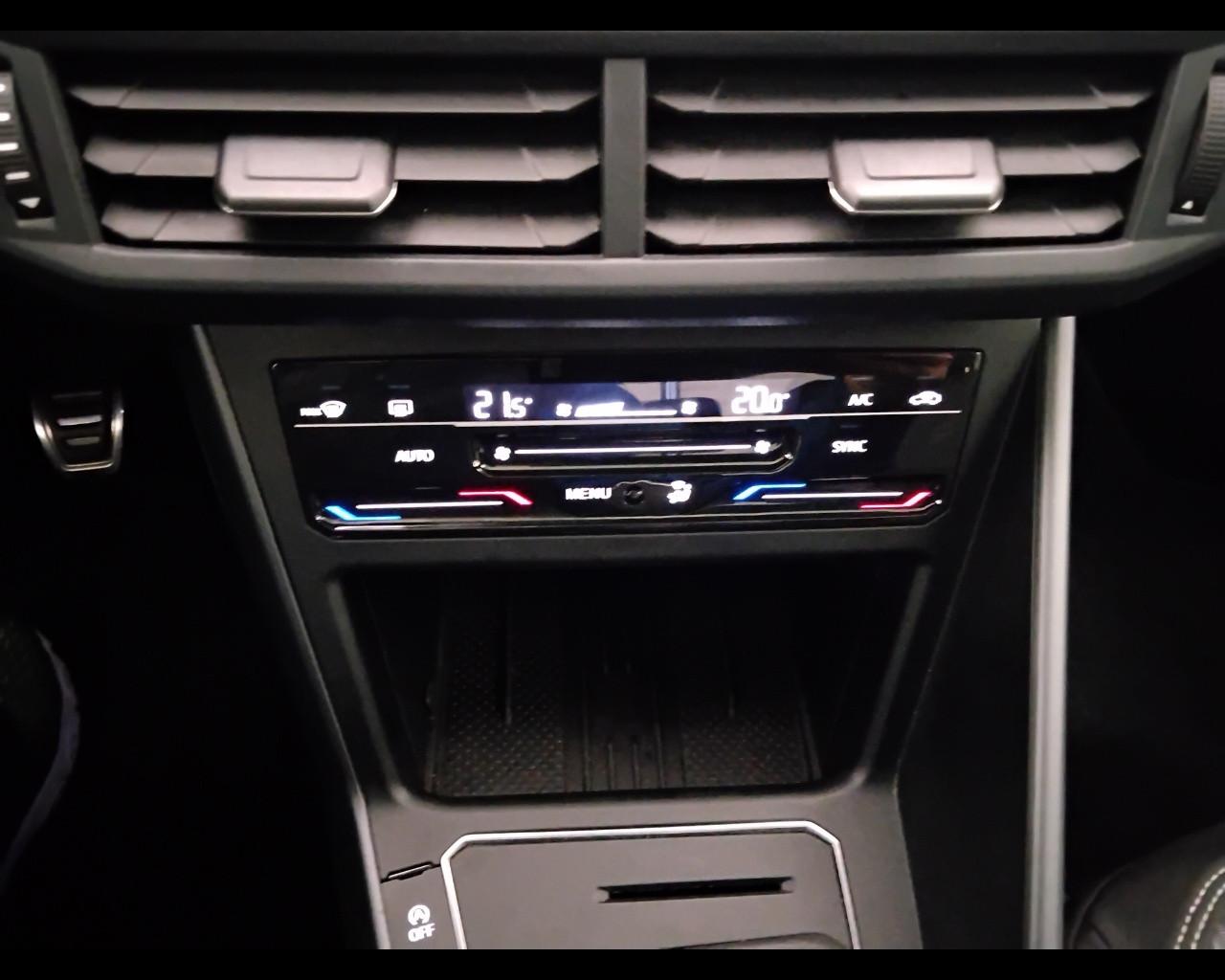 VOLKSWAGEN Taigo - Taigo 1.0 tsi R-Line 115cv