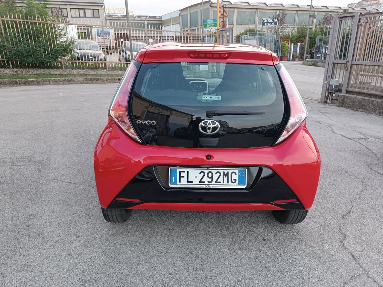 TOYOTA Aygo 1.0 VVT-i 69 CV 5 porte x-play