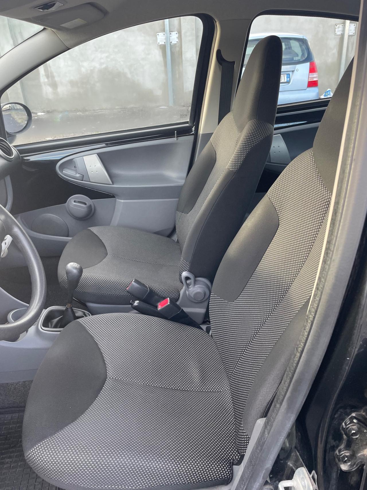 Toyota Aygo 1.0 12V VVT-i 5 porte Lounge Connect MMT