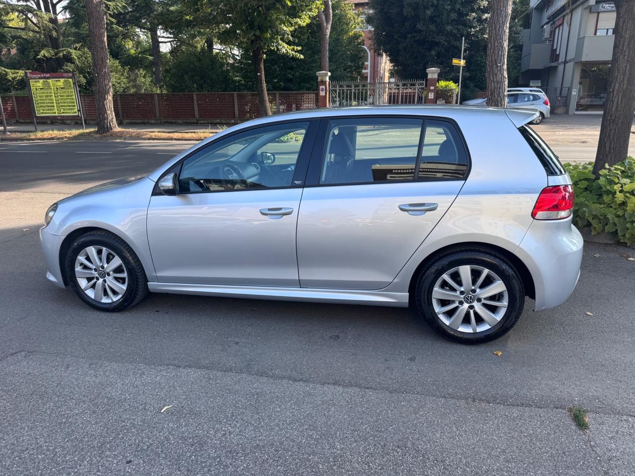 VW Golf 1.6 TDI DPF 5p. Neopaten garanzia 12 mesi