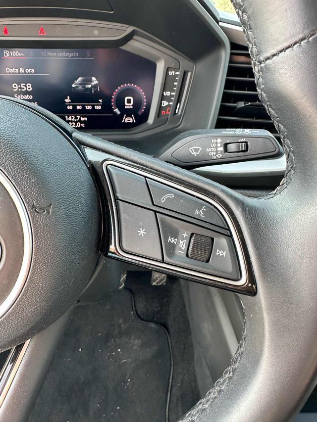 AUDI A1 citycarver 30 TFSI Identity Contrast