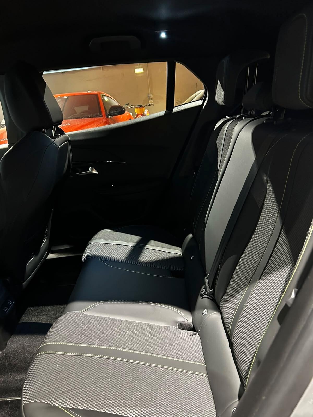 Peugeot 2008 PureTech 100 S&S Active