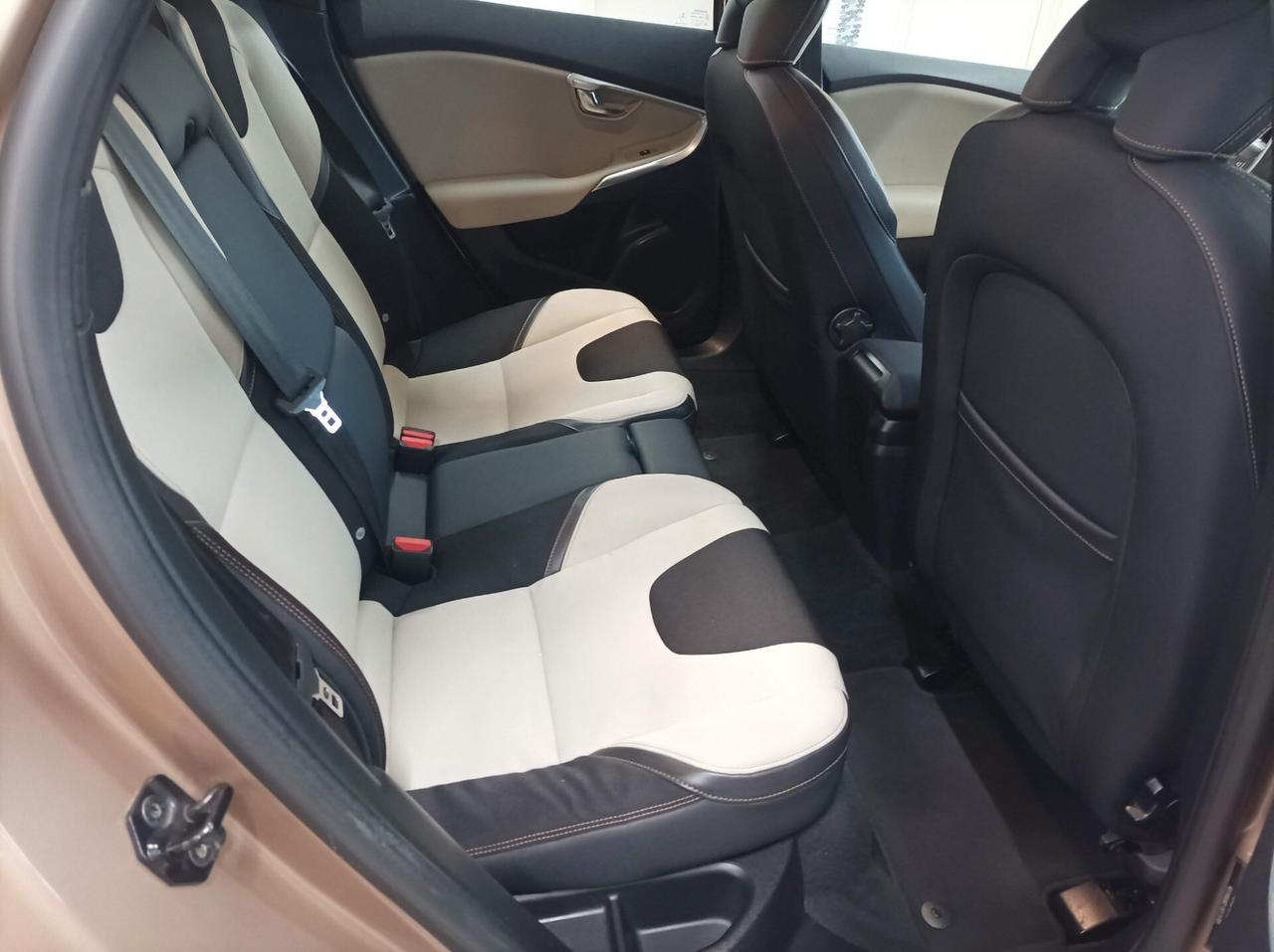 Volvo V40 Cross Country D3 CV 150 Geartronic Momentum 05/2013