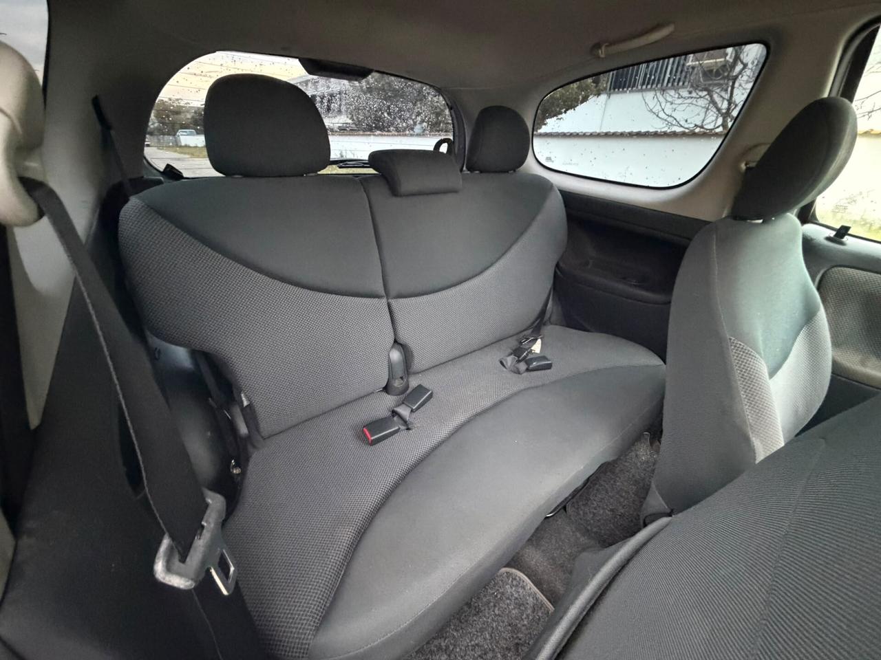 Toyota Yaris 1.0i 16V cat 3 porte