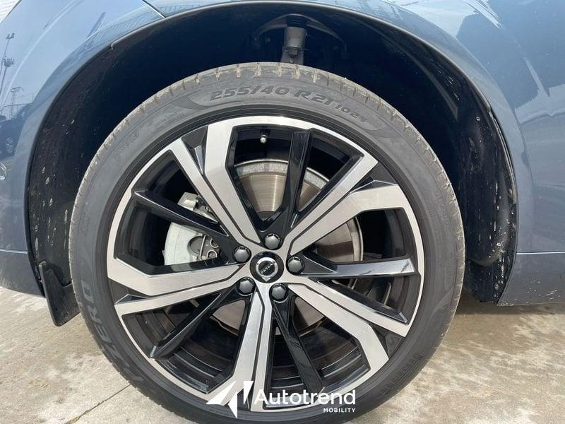 Volvo XC60 B4 197+14 CV AWD Automatica Mild Hybrid Diesel Plus Dark in Conto Vendita
