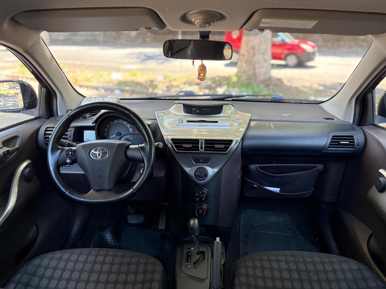 Toyota IQ Automatica 1.0 benzina 68cv