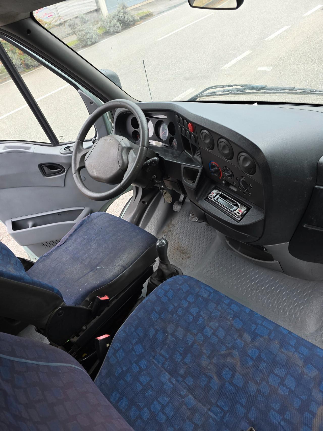 Iveco daily 2.3D con Imperiale e Gancio traino