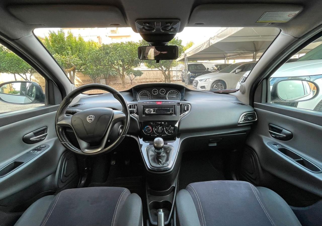 Lancia Ypsilon 1.2 69 CV 5 porte S&S Silver