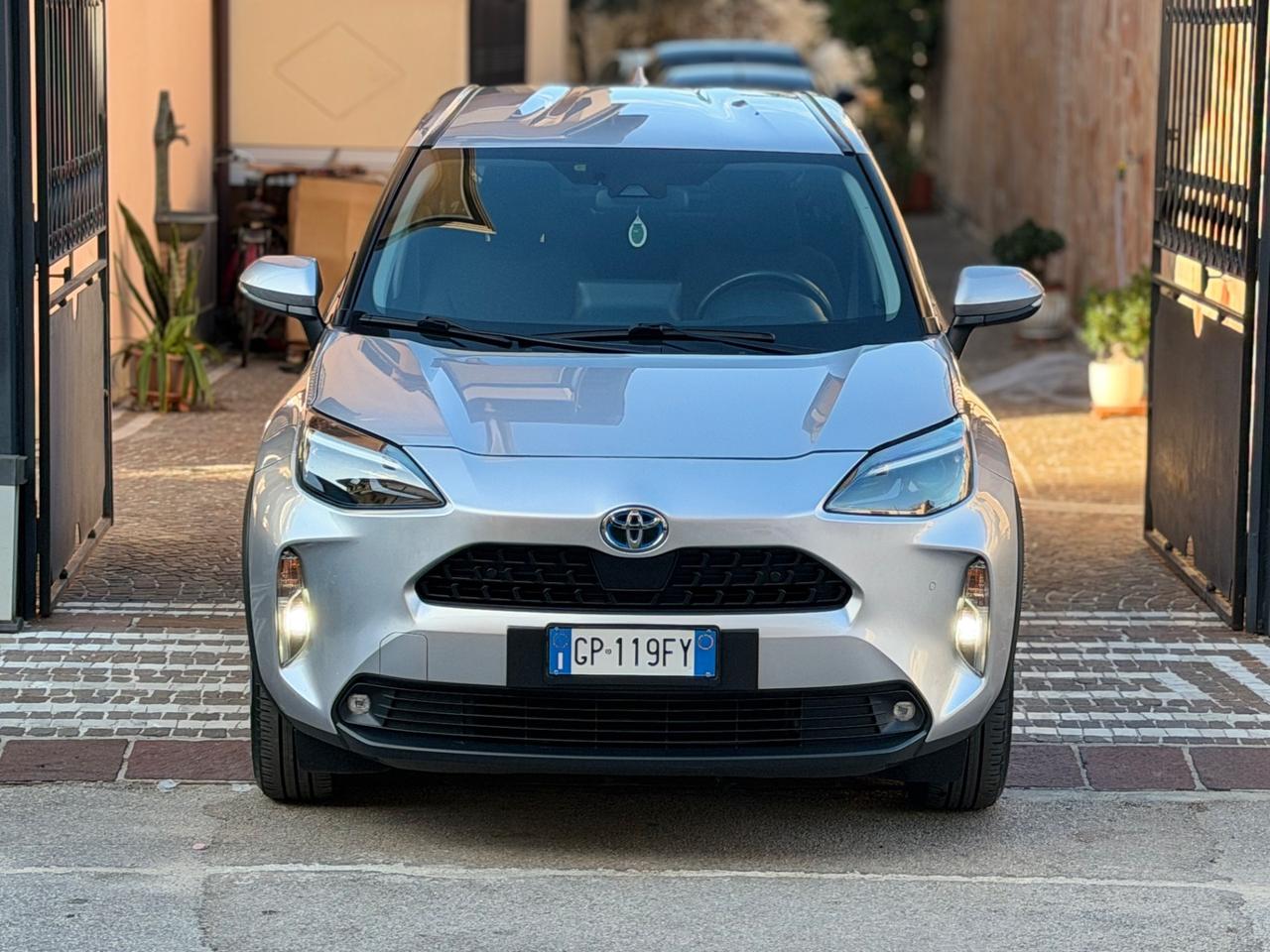 Toyota Yaris Cross 1.5 Hybrid E-CVT AWD Lounge