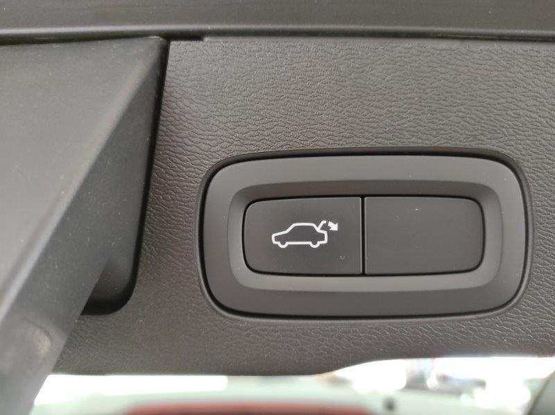 VOLVO XC60 B4 (d) AWD Geartronic Business Plus