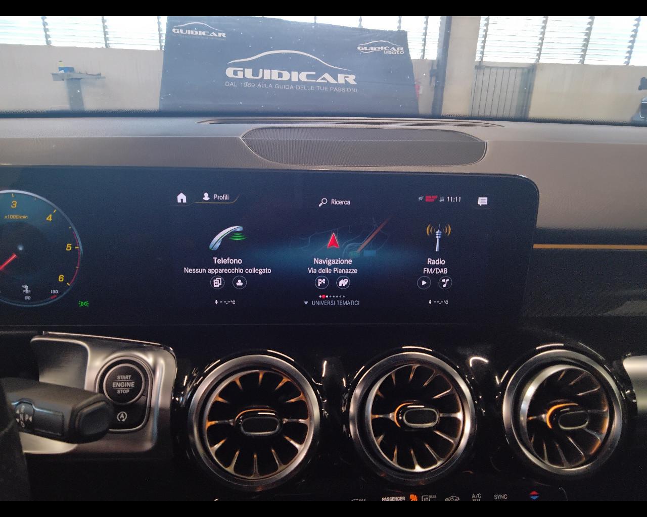 Mercedes-Benz GLB - X247 2019 - GLB 180 d Premium auto
