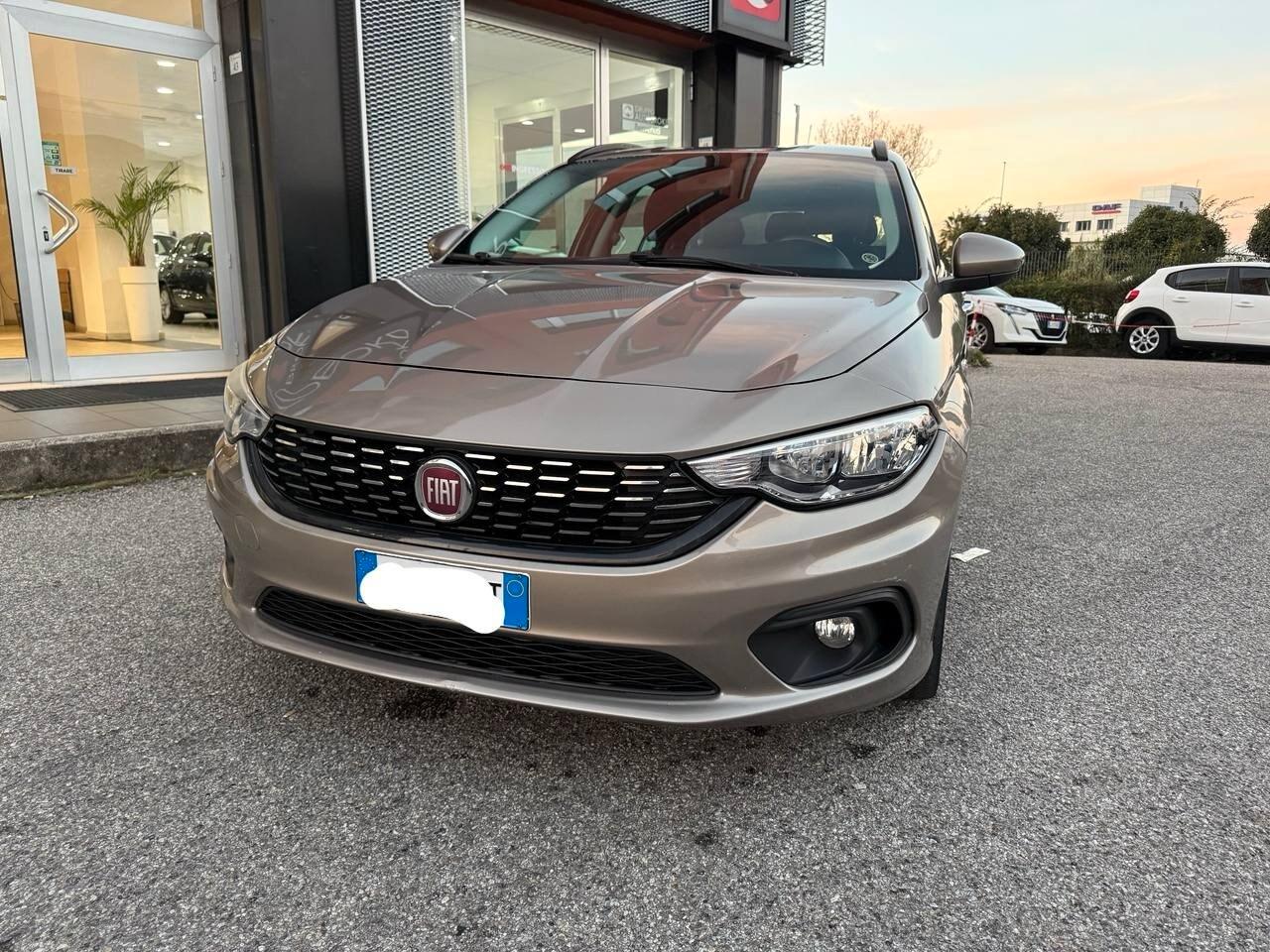 FIAT Tipo (2015-->) Tipo 1.6 Mjt S&S SW Easy