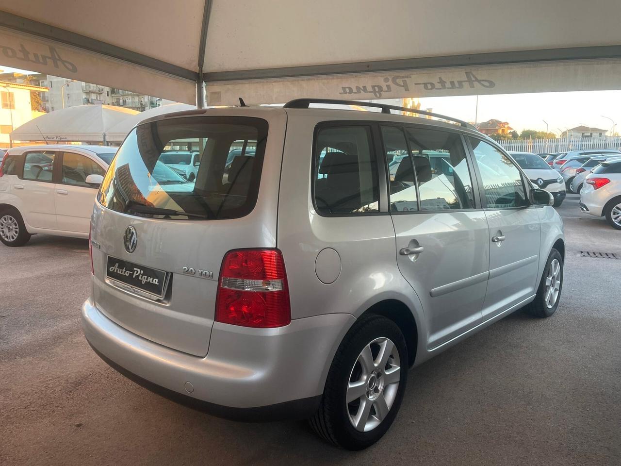 Volkswagen Touran 2.0 TDI Highline 7 POSTI