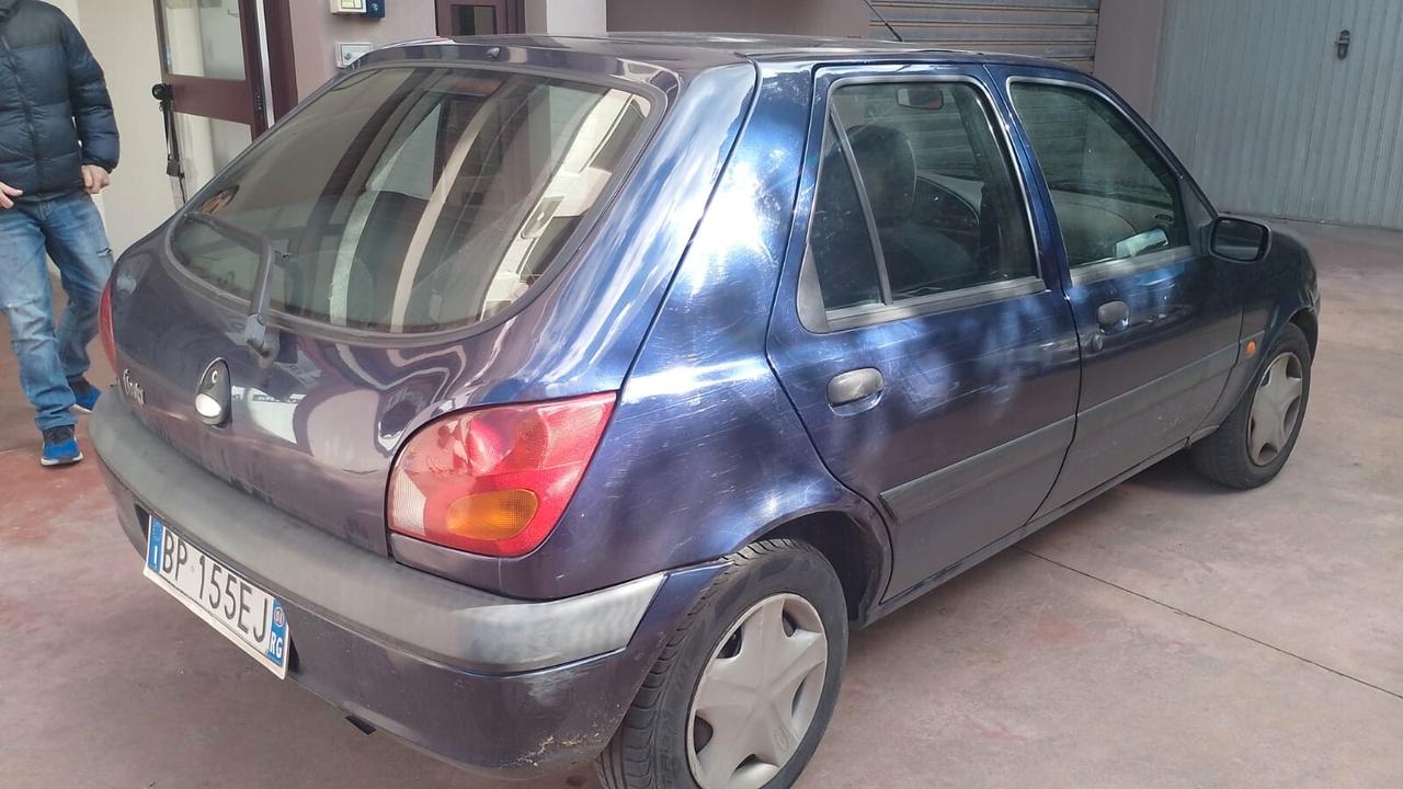 Ford Fiesta 1.2i - 2001