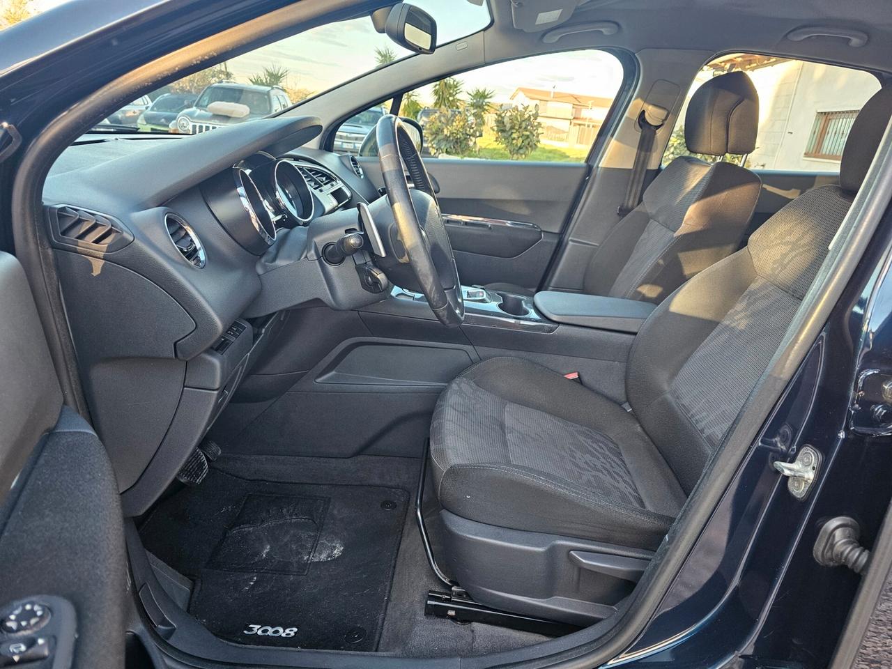 Peugeot 3008 1.6 HDi 112CV cambio robotizzato Business