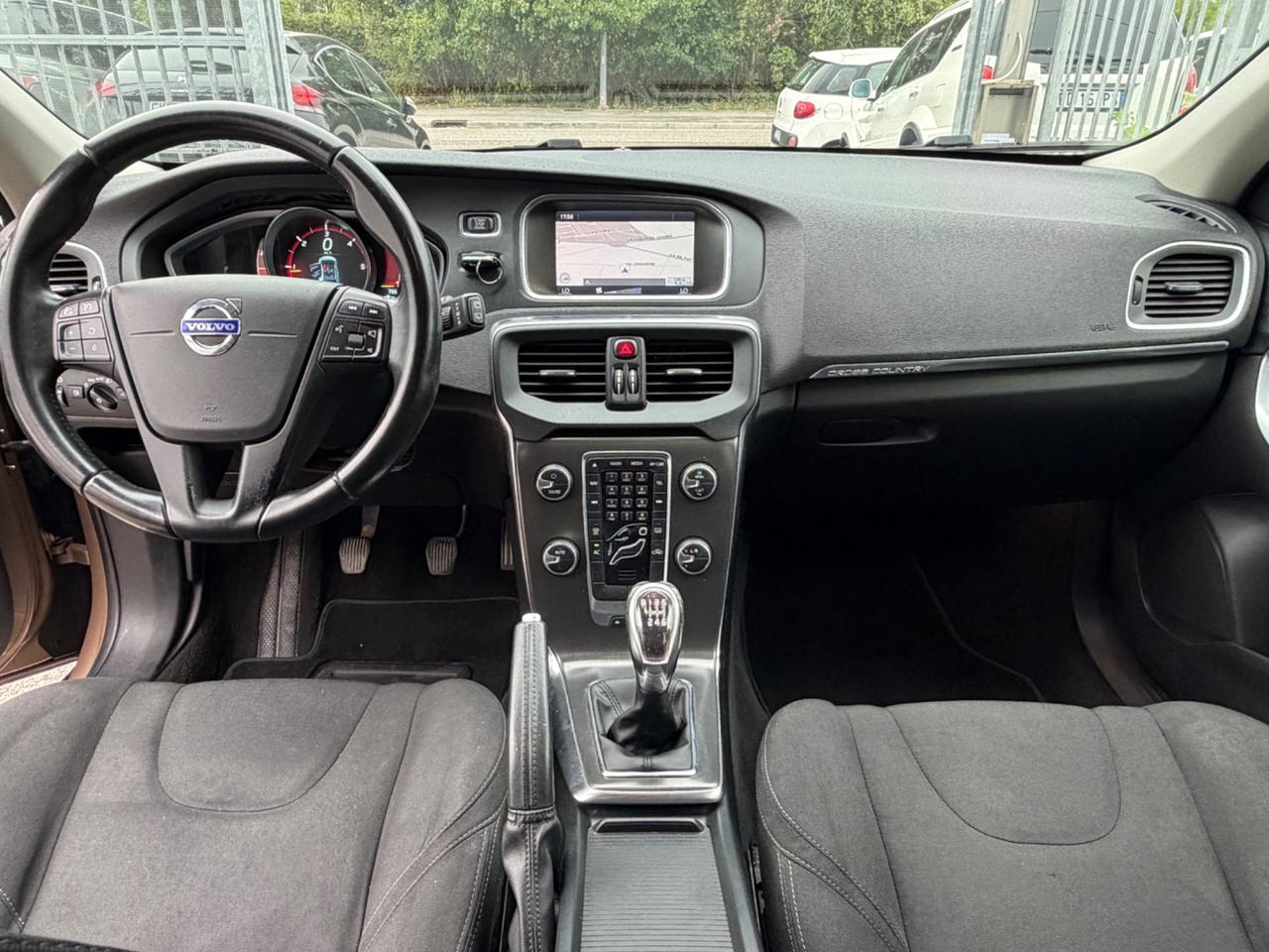 Volvo V40 Cross Country D2 1.6d Momentum