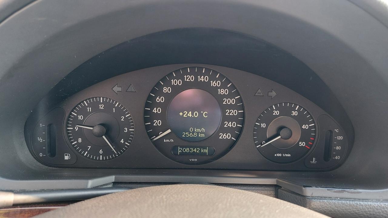 Mercedes-benz E 220 CDI cat Avantgarde