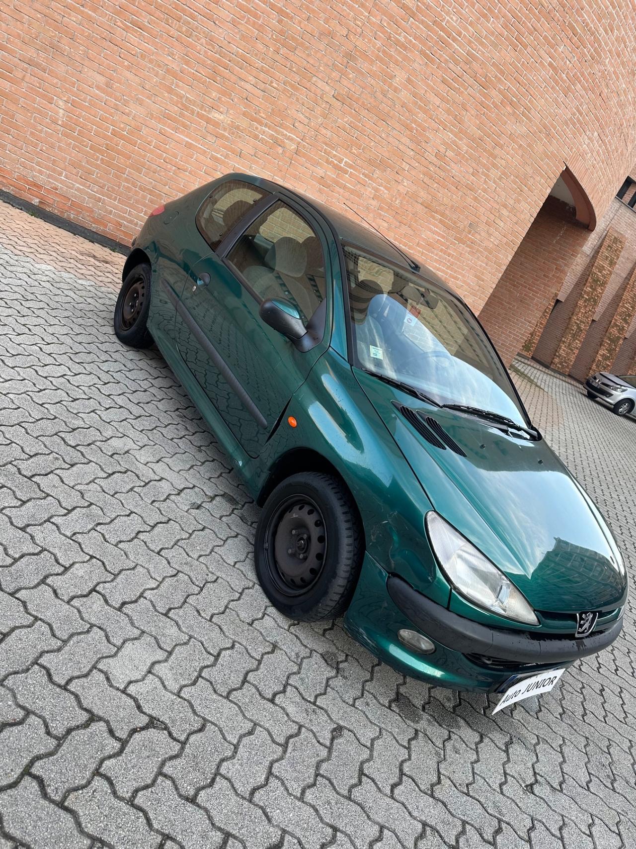 Peugeot 206 1.1 3p. XR