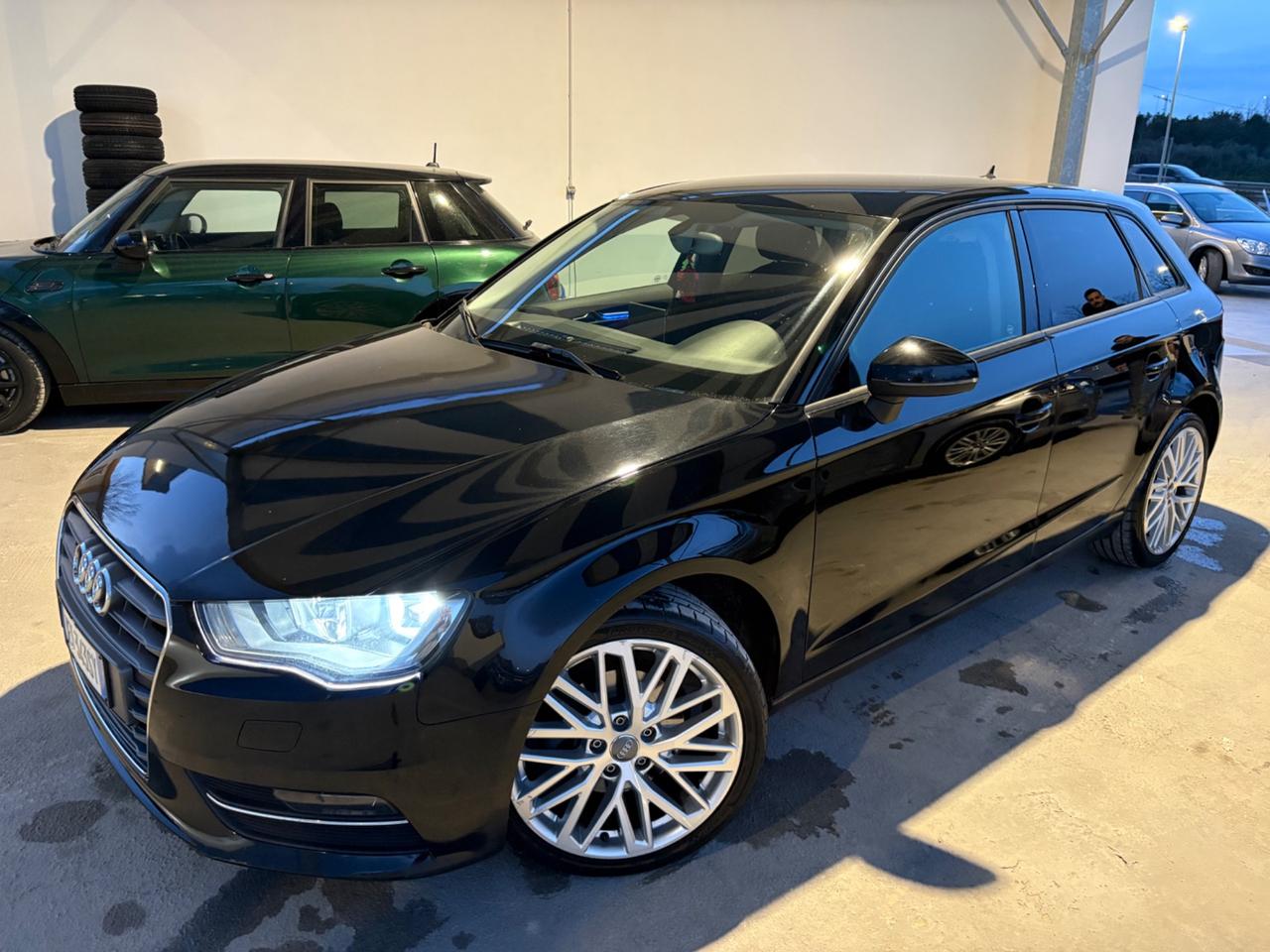 Audi A3 1.6 TDI ultra Attraction LED INTERNI E 18