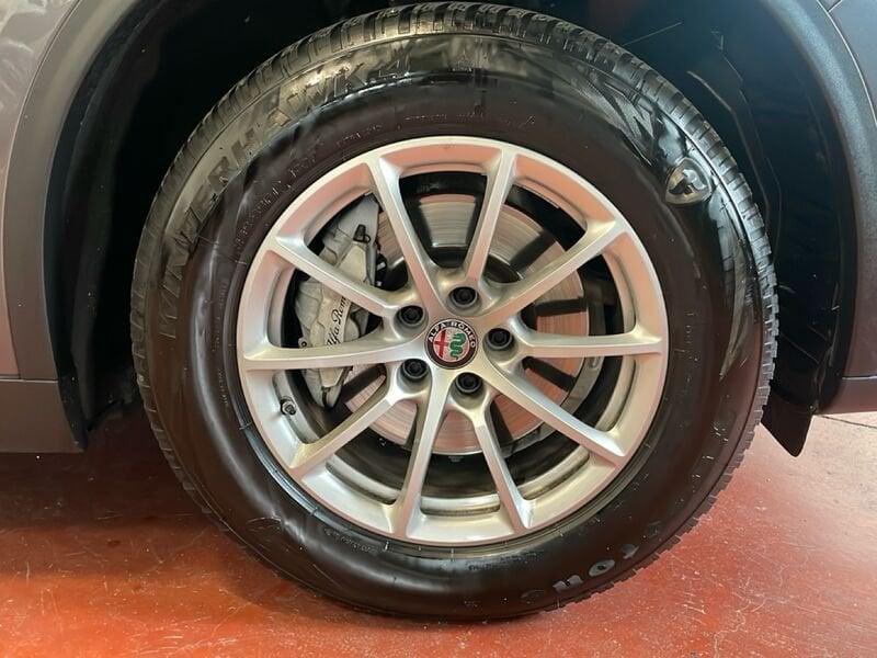 Alfa Romeo Stelvio 2.2 Turbo Diesel 190CV AT8 Q4 Business