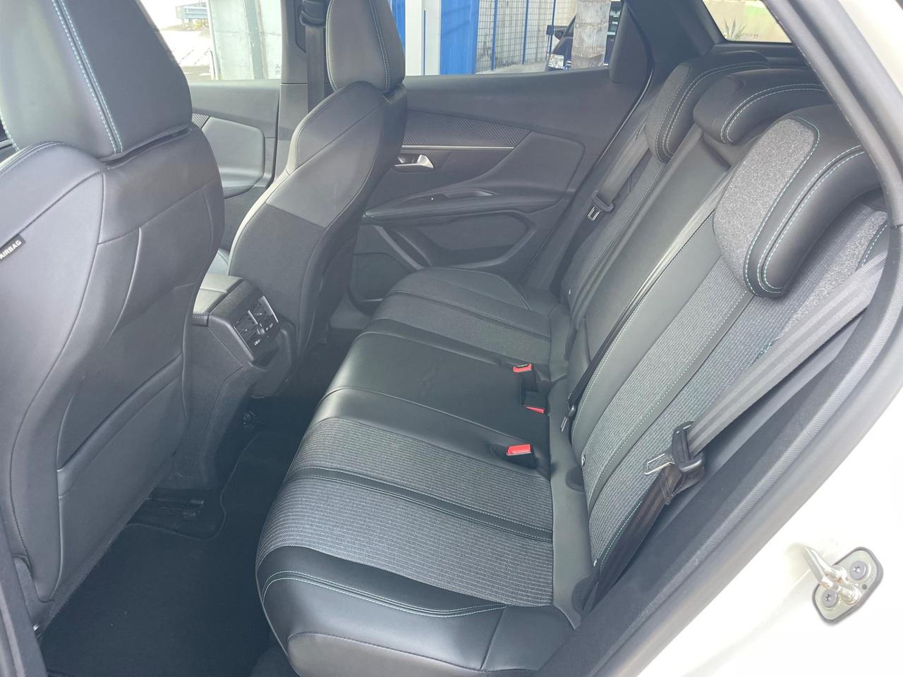 Peugeot 3008 BlueHDi 130 S&S EAT8 Allure automatico