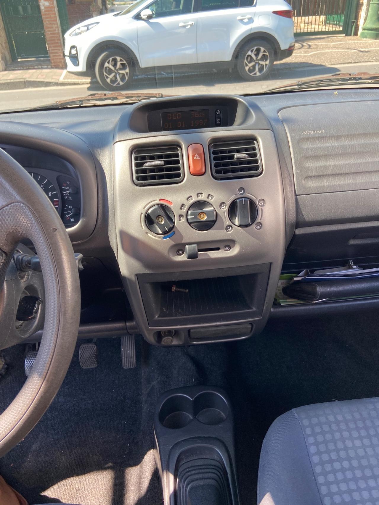 Opel Agila 1.2 16V Edition