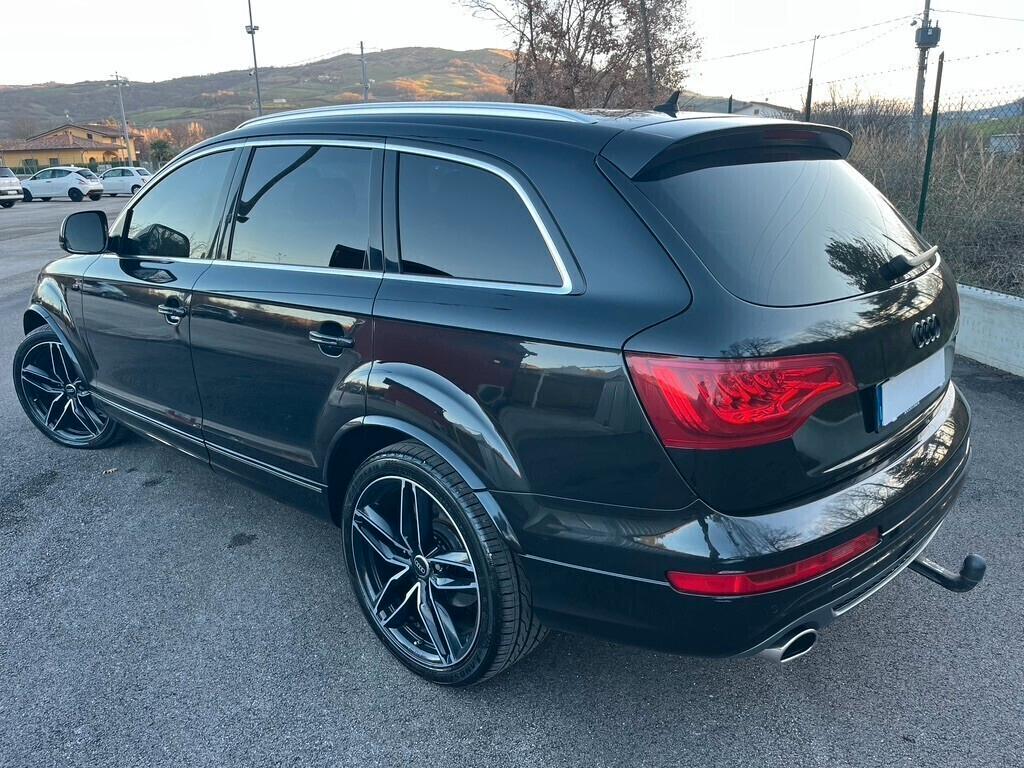 Audi Q7 3.0 V6 TDI 233CV quattro tiptronic S-LINE