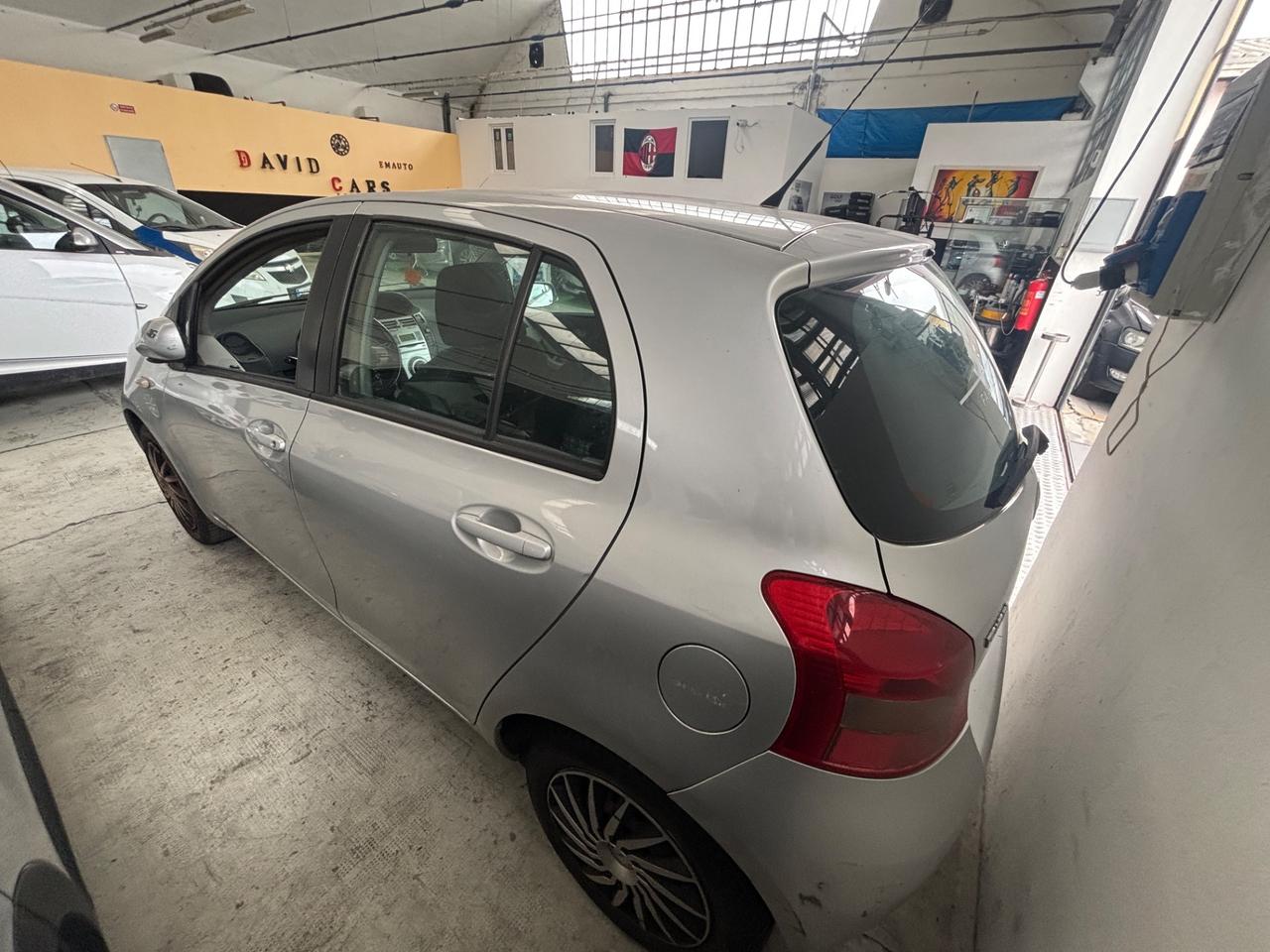 Toyota Yaris 1.0 5 porte Sol
