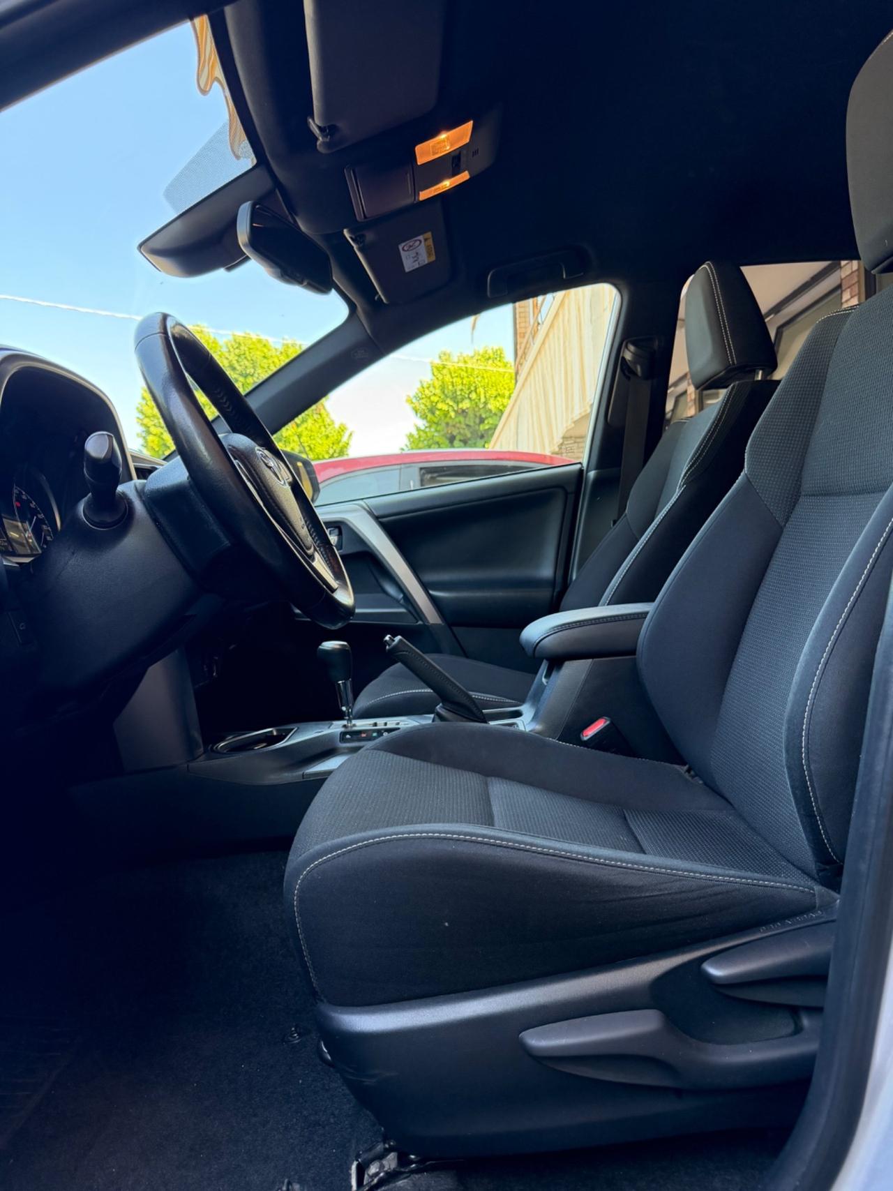 Toyota RAV 4 RAV4 2.5 HYBRID 2WD LOUNGE