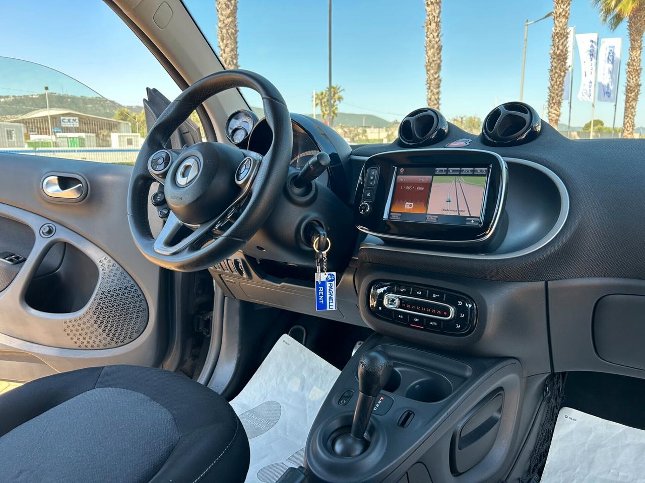 Smart ForTwo 70CV Passion AUTOM.F1 LED NAV C.16