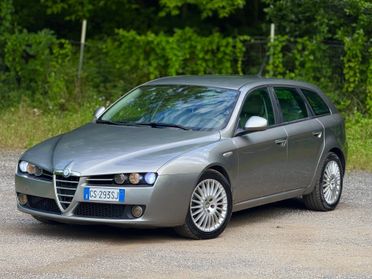 Alfa Romeo 159 1.9 JTDm 16V Sportwagon Exclusive