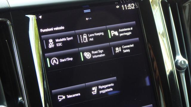 VOLVO XC60 B4 (d) AWD Geartronic Momentum