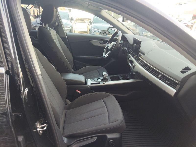 Audi A4 A4 Avant 30 2.0 tdi mhev Business Advanced 136cv s-tronic