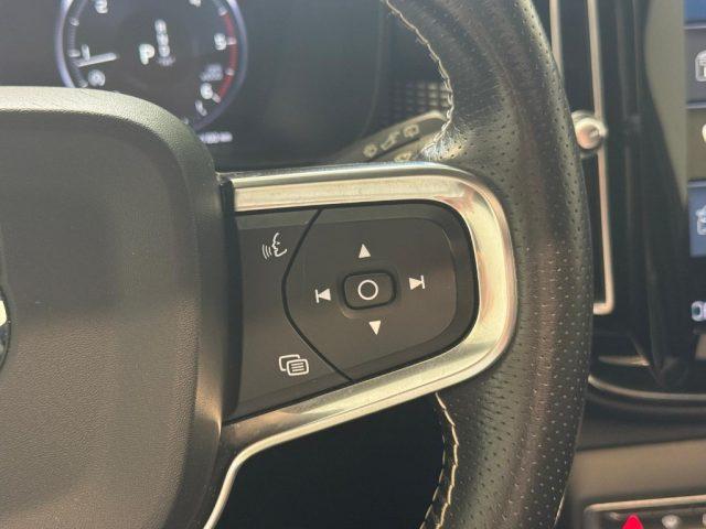 VOLVO XC40 D4 AWD Geartronic R-design