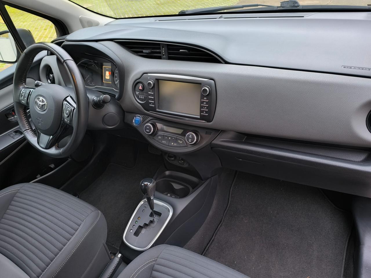 Toyota Yaris 1.5 Hybrid 5 porte Business